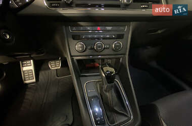Хэтчбек SEAT Leon 2016 в 