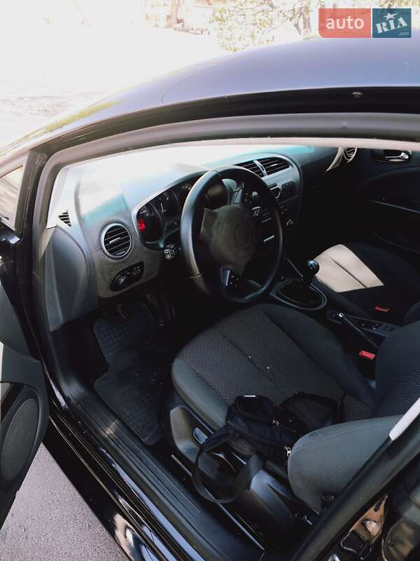 Хэтчбек SEAT Leon 2008 в Киеве