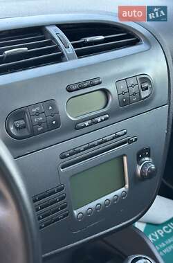 Хэтчбек SEAT Leon 2006 в 