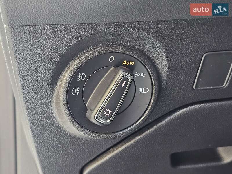 Хэтчбек SEAT Leon 2018 в Киеве