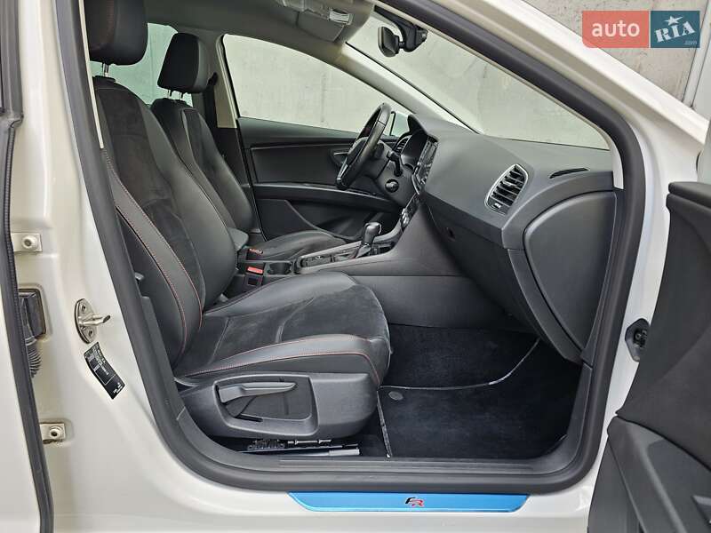 Хэтчбек SEAT Leon 2018 в Киеве