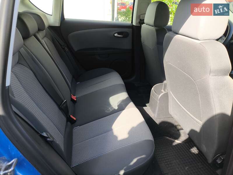 Хетчбек SEAT Leon 2011 в Києві