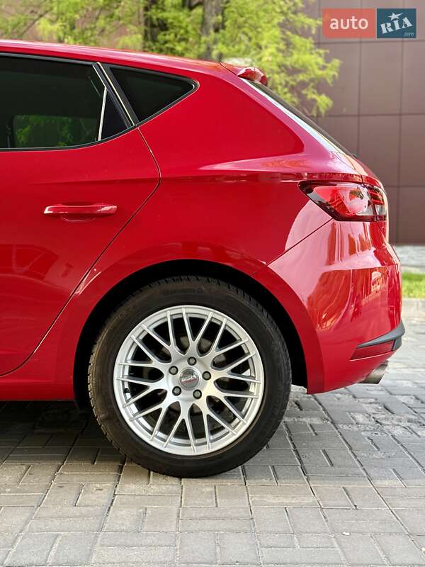Хетчбек SEAT Leon 2013 в Дніпрі