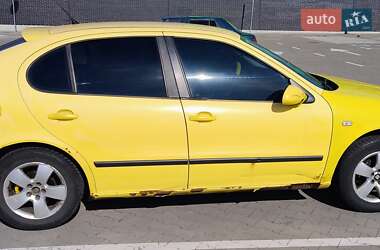 Хэтчбек SEAT Leon 2003 в 