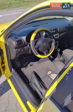 Хэтчбек SEAT Leon 2003 в 
