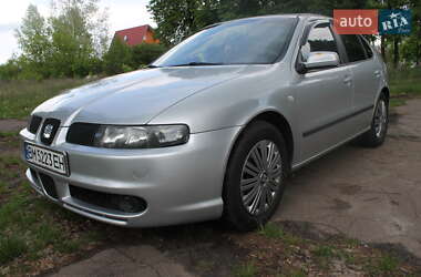Хэтчбек SEAT Leon 2001 в 