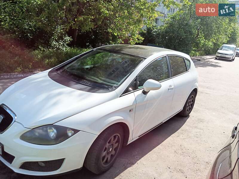 Хэтчбек SEAT Leon 2010 в Чернигове