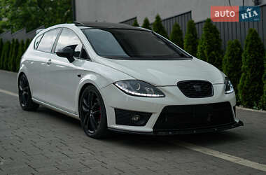 Хетчбек SEAT Leon 2010 в 
