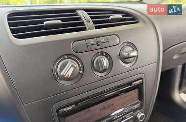 Хетчбек SEAT Leon 2011 в 