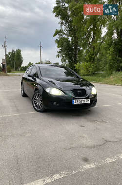 Хетчбек SEAT Leon 2005 в Дніпрі