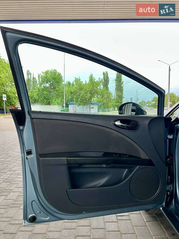 Хэтчбек SEAT Leon 2007 в Николаеве