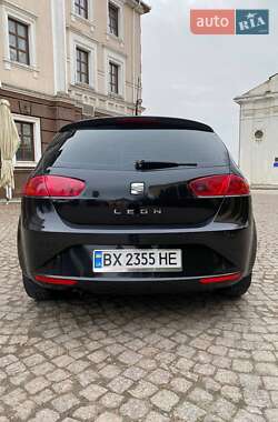 Хэтчбек SEAT Leon 2010 в 
