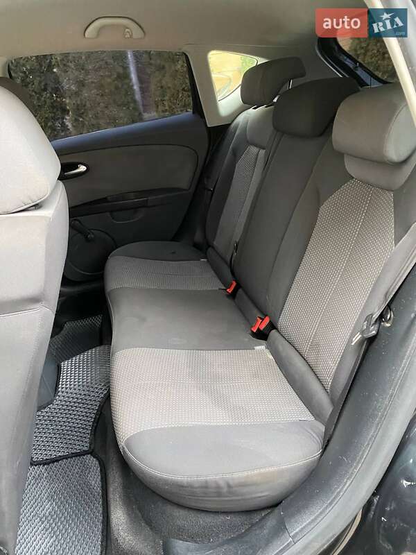 Хэтчбек SEAT Leon 2010 в Каменец-Подольском фото 11 Хэтчбек SEAT Leon 2010 в Каменец-Подольском