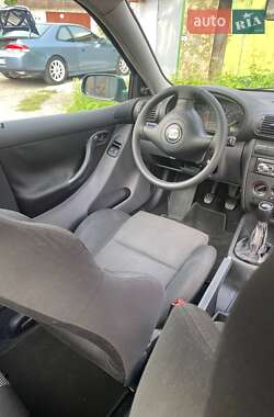 Хэтчбек SEAT Leon 2002 в 