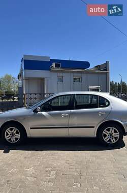 Хэтчбек SEAT Leon 2002 в 