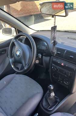 Хэтчбек SEAT Leon 2002 в 