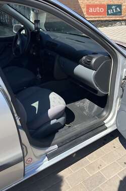 Хэтчбек SEAT Leon 2002 в 