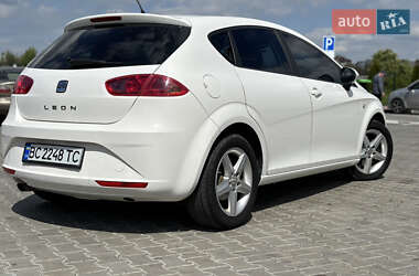 Хэтчбек SEAT Leon 2011 в 