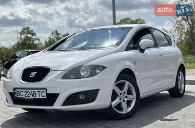 Хэтчбек SEAT Leon 2011 в 