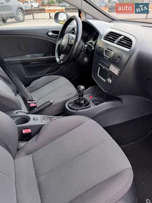 Хэтчбек SEAT Leon 2007 в Киеве