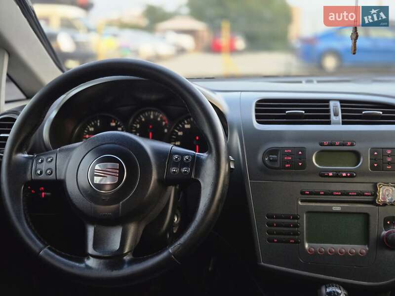 Хэтчбек SEAT Leon 2007 в Киеве