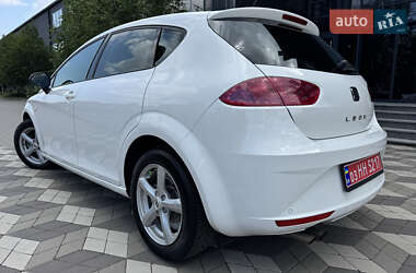 Хэтчбек SEAT Leon 2012 в 