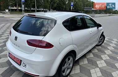 Хэтчбек SEAT Leon 2012 в 