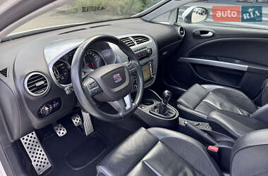 Хэтчбек SEAT Leon 2012 в 