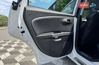 Хэтчбек SEAT Leon 2012 в 