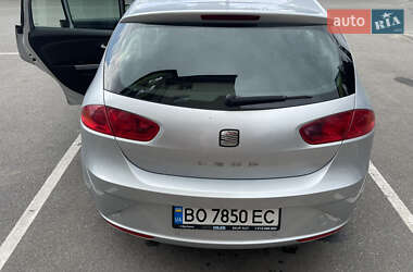 Хэтчбек SEAT Leon 2011 в 