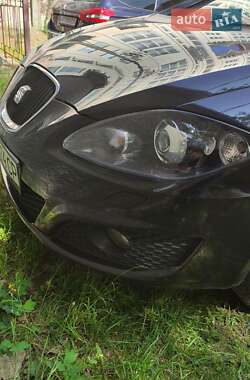 Хэтчбек SEAT Leon 2010 в 