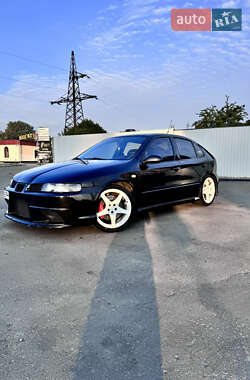 Хэтчбек SEAT Leon 2004 в 