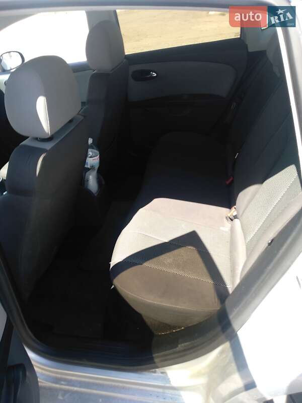 Хэтчбек SEAT Leon 2007 в Кривом Роге