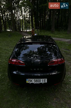 Хэтчбек SEAT Leon 2008 в 
