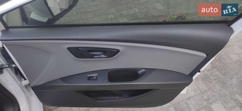 Хэтчбек SEAT Leon 2013 в Могилев-Подольске