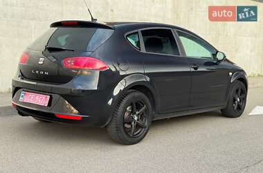 Хэтчбек SEAT Leon 2011 в 