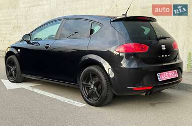Хэтчбек SEAT Leon 2011 в 