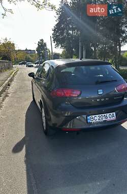 Хэтчбек SEAT Leon 2011 в 