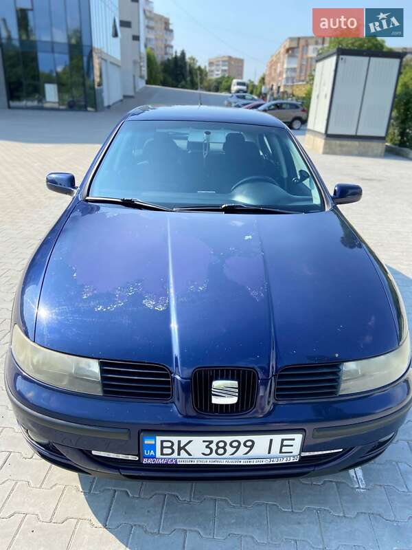 Хэтчбек SEAT Leon 2001 в Здолбунове