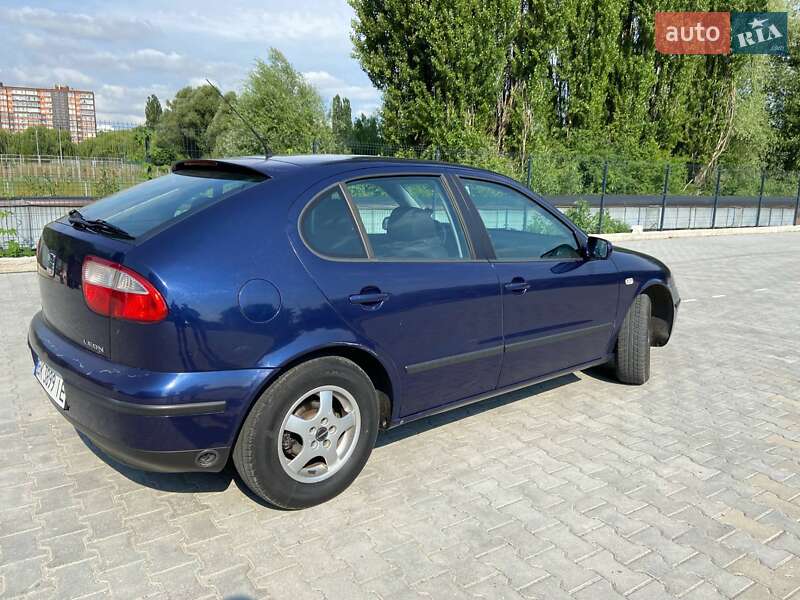 Хэтчбек SEAT Leon 2001 в Здолбунове