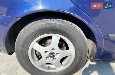 Хэтчбек SEAT Leon 2001 в 