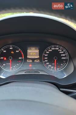 Хэтчбек SEAT Leon 2013 в 