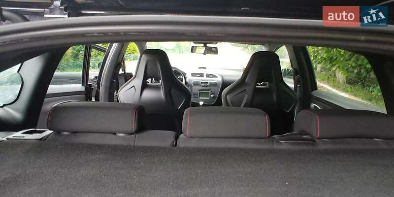 Хэтчбек SEAT Leon 2008 в Киеве