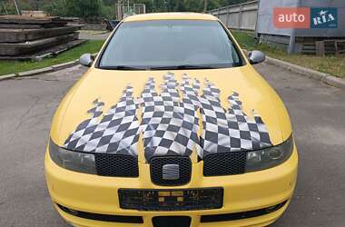 Хэтчбек SEAT Leon 2004 в Хотове