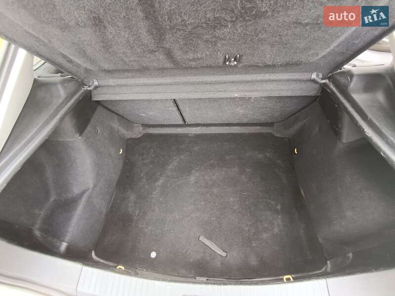 Хэтчбек SEAT Leon 2004 в Хотове