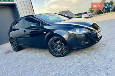 Хэтчбек SEAT Leon 2005 в 