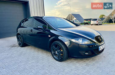 Хэтчбек SEAT Leon 2005 в 