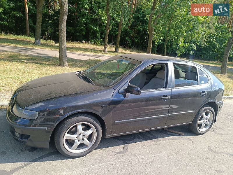 Хэтчбек SEAT Leon 2000 в Киеве