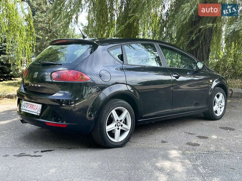 Хэтчбек SEAT Leon 2011 в Киеве
