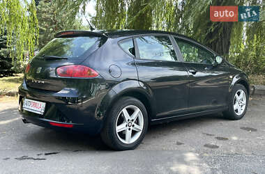 Хетчбек SEAT Leon 2011 в 